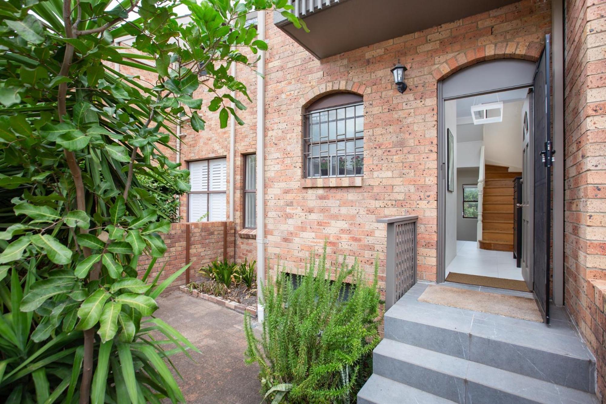 Spacious 3-Bed Townhouse In Stylish Balmain Sydney Bagian luar foto